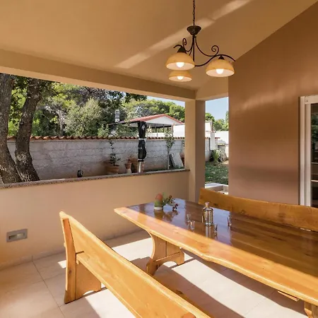 Будинок відпочинку Gorgeous In With Wifi Пула