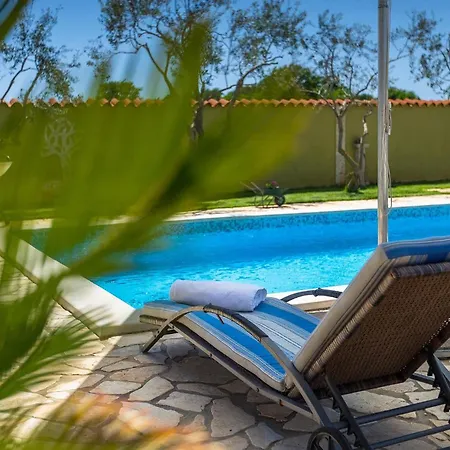 Zafirah Сasa de vacaciones