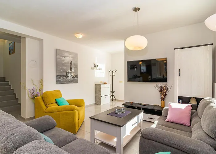 Gorgeous In With Wifi *